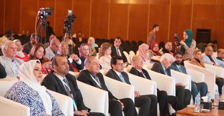 وزير الشباب خلال الجلسة الختامية