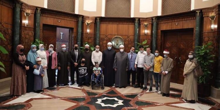 الإمام الأكبر يكرم المتميزين والمبتكرين بالأزهر ويؤكد دعمه للإبداع والابتكار