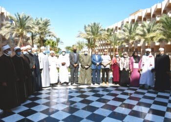 محافظ البحر الأحمر يستقبل وزير الأوقاف والسفير السوداني بالقاهرة ووفد أئمة وواعظات السودان المرافق لهما