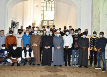 وزير الأوقاف يلتقي الطلاب الوافدين المشاركين في الدورة التثقيفية بالإسكندرية