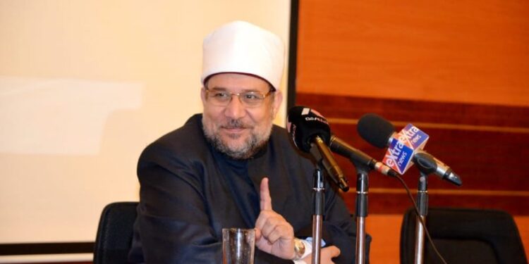 خطورة التصامم عن سماع الحق