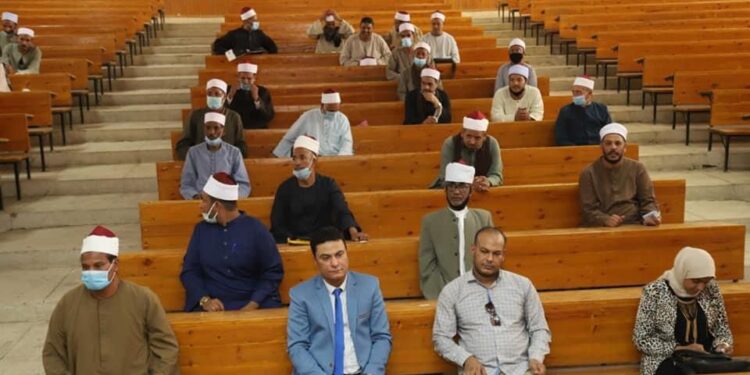 دورة تدريبية للأئمة بجامعة جنوب الوادى في مجال تنظيم الأسرة ووسائل التواصل الإجتماعى