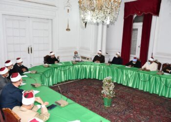 وزير الأوقاف يجتمع بمديري المديريات  لمناقشة دورات التحول الرقمي للإداريين 