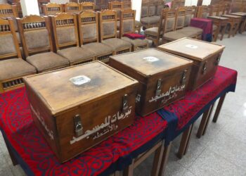 بالصور: رفع صناديق التبرعات بمسجد عمر مكرم بالقاهرة
