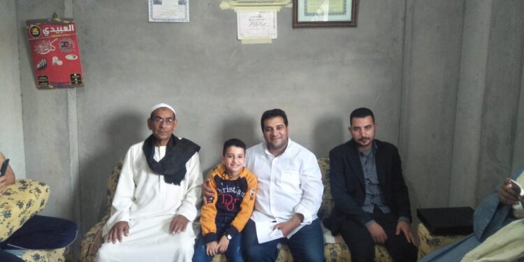 “عقيدتي” في منزل عائلة الطفل النابغة .. ونكشف الأسرار الكاملة لقصة تفوقه