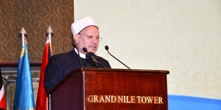 القرآن الكريم هو كتاب الله الخاتم ونور الأبصار والبصائر ولا طريق إلى الله سواه