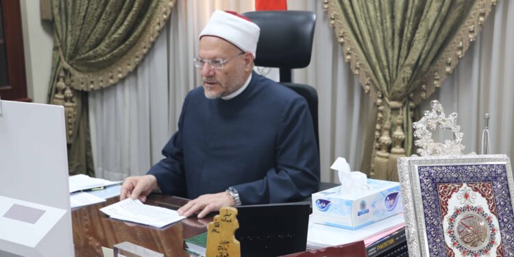 مفتي الجمهورية يشارك بمؤتمر الوعظ البيئي المنعقد في موسكو عبر تطبيق “زووم”  