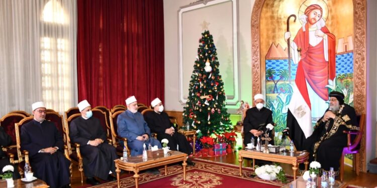 الإمام الأكبر ووزير الأوقاف يهنآن البابا تواضروس والكنائس المصرية بالعام الميلادي الجديد