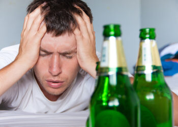 الخبراء : أم الخبائث تصيب المجتمع بالأضرار