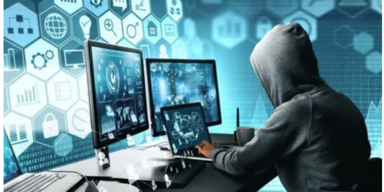 مطلوب تتبع جرائم الإنترنت.. وردع مرتكبيها