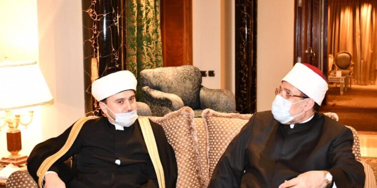 وزير الأوقاف يستقبل نائب رئيس الإدارة الدينية لمسلمي روسيا