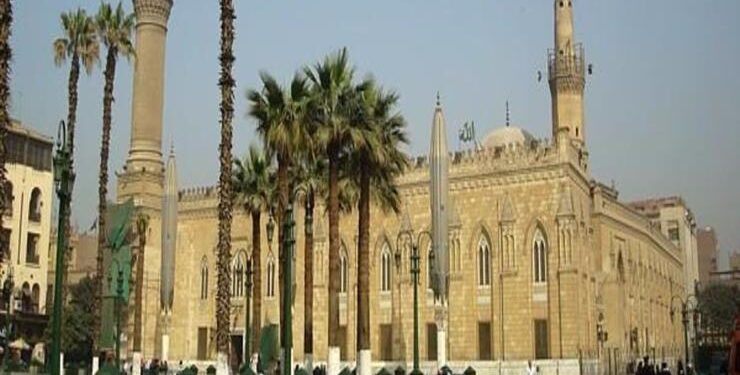 إغلاق مسجد الإمام الحسين (رضي الله عنه) مؤقتًا لسرعة إنهاء أعمال تطويره