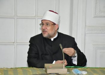 نقابة القراء تهدي درع النقابة لوزير الأوقاف تقديرًا لجهوده في خدمة القرآن الكريم