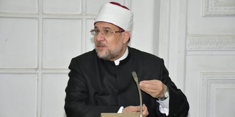 نقابة القراء تهدي درع النقابة لوزير الأوقاف تقديرًا لجهوده في خدمة القرآن الكريم