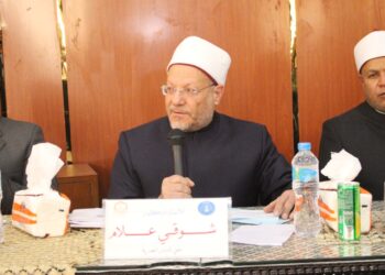 اجتمعت كلمة العلماء والأئمة وعقلاء الأمة على أن تراثنا الفكري والحضاري ثروة عظيمة ينبغي أن نحافظ عليها وأن نستفيد منها 