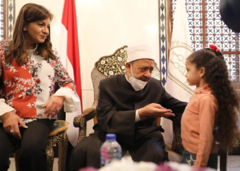 نور مكى”حدوتة مصرية”..أصغر كاتبة وحافظة للقرآن فى العالم