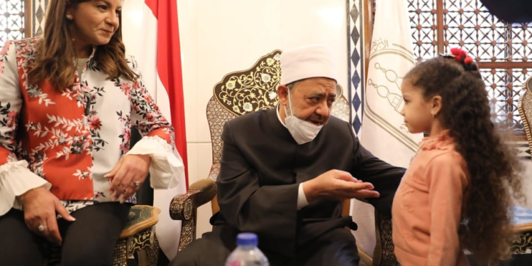 نور مكى”حدوتة مصرية”..أصغر كاتبة وحافظة للقرآن فى العالم