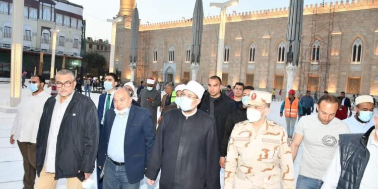 صلاة الجمعة الأولى من رمضان في مسجد الإمام الحسين