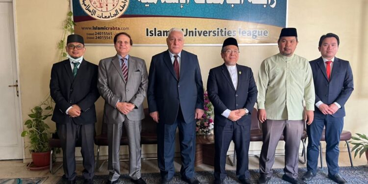 وفد من سلطنة بروناي يزور رابطة الجامعات الإسلامية