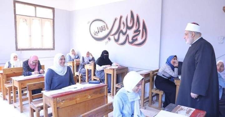 وكيل الأزهر يتفقد لجان امتحانات الثانوية الأزهرية