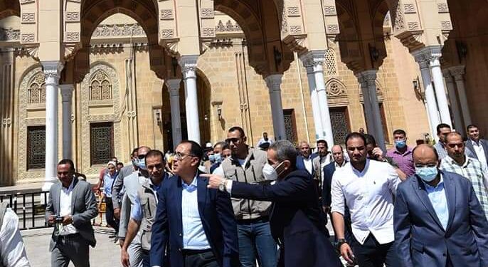 رئيس الوزراء يختتم جولته بالغربية بتفقد أعمال تطوير ساحة مسجد السيد البدويّ بطنطا