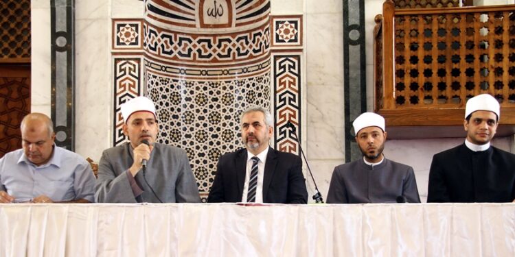 الحفاظ على الصلاة يكفر الذنوب جميعها.. إلا الكبائر