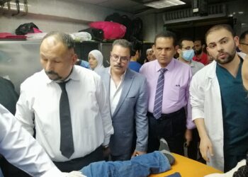 رئيس جامعة الأزهر يحث الطلاب على استخدام سلالم المشاة في محيط الجامعة حفاظا على حياتهم