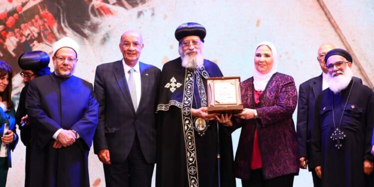 وزيرة التضامن الاجتماعي تشهد الاحتفال بنجاح مشروع “بنت الملك” لرعاية فتيات الأسر الأولي بالرعاية