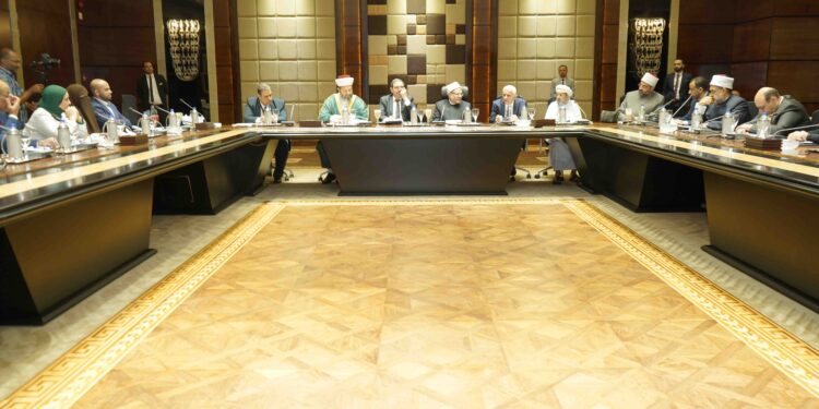 ورشة “التكامل بين العلوم الشرعية والطبيعية”: التنمية تبدأ من الإنسان.. والتكامل بين العلوم أصبح غاية علمية *