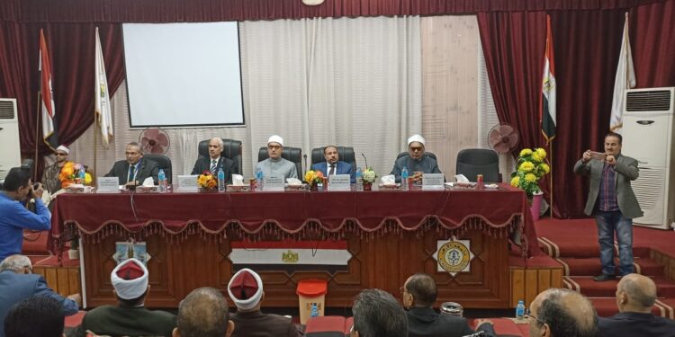 كلية الشريعة والقانون بأسيوط فى عيدها الذهبى تناقش «دور المؤسسات الدينية والتعليمية والثقافية والإعلامية في الحفاظ على القيم المجتمعية»