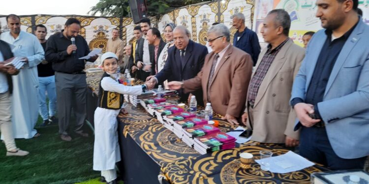 مركز شباب شنبارة منقلا يكرم حفظة القرآن الكريم