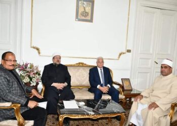 وزير الأوقاف ومحافظ جنوب سيناء يناقشان خطة الدعوة وعمارة المساجد بالمحافظة والاستعداد لشهر رمضان المبارك