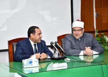 وزير الأوقاف يتسلم من رئيس الجهاز المركزي للتنظيم والإدارة نتيجة الأئمة 2022م