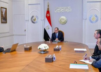 الرئيس يجتمع مع وزير الأوقاف ومستشار الرئيس للشئون المالية