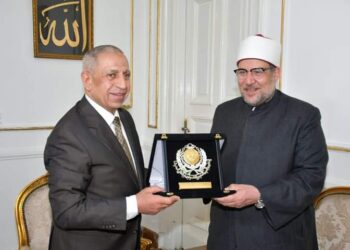 وزير الأوقاف يستقبل رئيس الأكاديمية العربية للعلوم والتكنولوجيا والنقل البحري