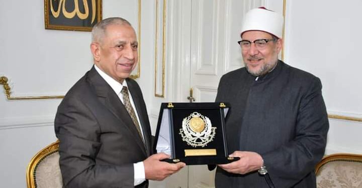 وزير الأوقاف يستقبل رئيس الأكاديمية العربية للعلوم والتكنولوجيا والنقل البحري