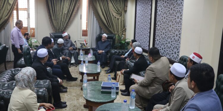 مفتي الجمهورية يستقبل وفدًا تايلانديًّا رفيع المستوى لبحث تعزيز التعاون الإفتائي