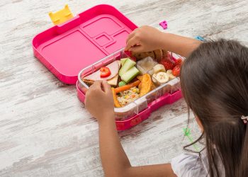 “اللانش بوكس” المثالى.. لصحة أبنائنا