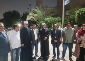 رئيس جامعة الأزهر يودع قافلة المساعدات الإنسانية للأشقاء في غزة