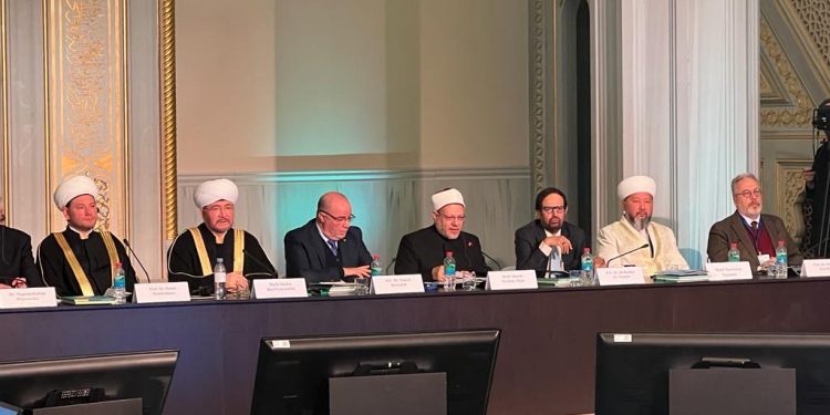 القادة الدينيون تقع على عاتقهم مسؤوليات كبيرة في نشر القيم الأخلاقية والروحية