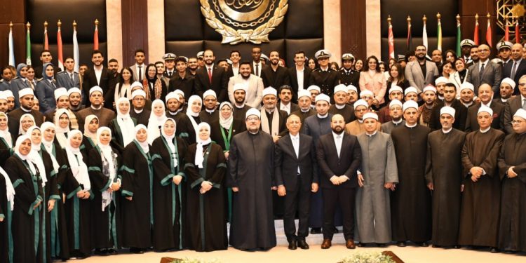 أئمة وواعظات الأوقاف في جولة بالأكاديمية العربية للعلوم والتكنولوجيا والنقل البحري