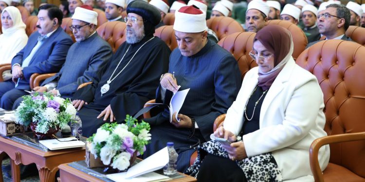 “البحوث الإسلامية” يعقد جلسة حول “أهمية حوار الأديان في تعزيز السلام العالمي”