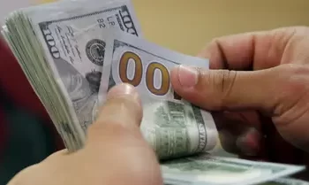 المتاجرون بالدولار.. مجرمون