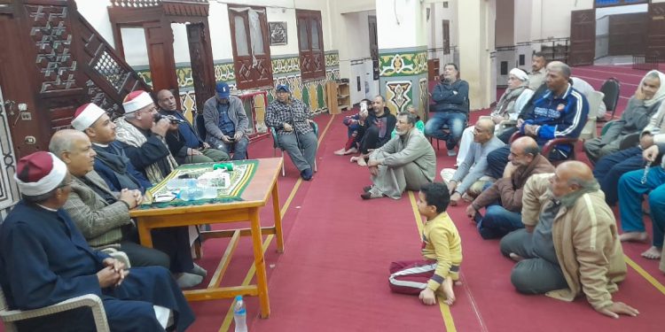 تلاوة القرآن ومجالس العلم ومساعدة الفقراء