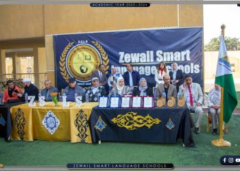 تكريم حفظة القرآن فى توجيه اللغة العربية بالجيزة وأبو النمرس ومدارس زويل سمارت