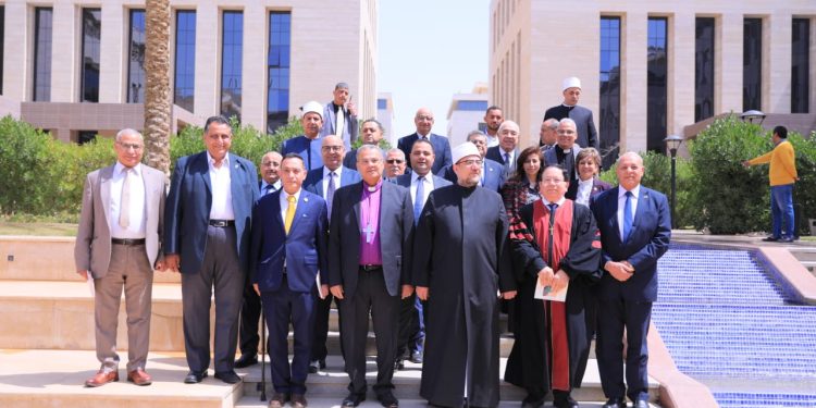 رئيس الإنجيلية يهنئ وزير الأوقاف بقرب حلول عيد الفطر