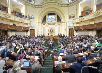 “الصيام” يعانق المسلمين والمسيحيين.. والدولة فى “مسار” التصحيح الاقتصادى