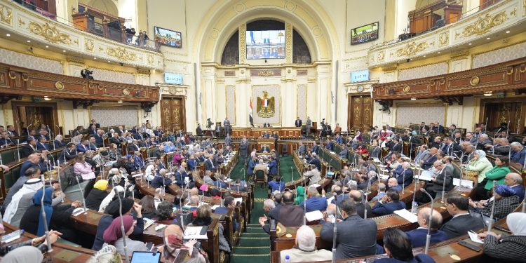 “الصيام” يعانق المسلمين والمسيحيين.. والدولة فى “مسار” التصحيح الاقتصادى