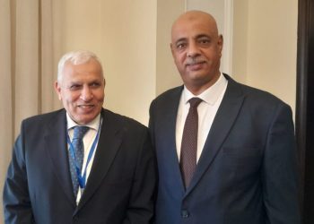 العالم “يَدُقُّ” ناقوس الخطر من “تسونامى” معلوماتية وسائل التواصل الاجتماعى