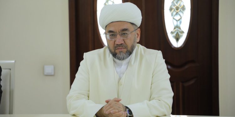 مفتى اوزبكستان يهنئ العالم الإسلامي بـ”عيد الفطر”